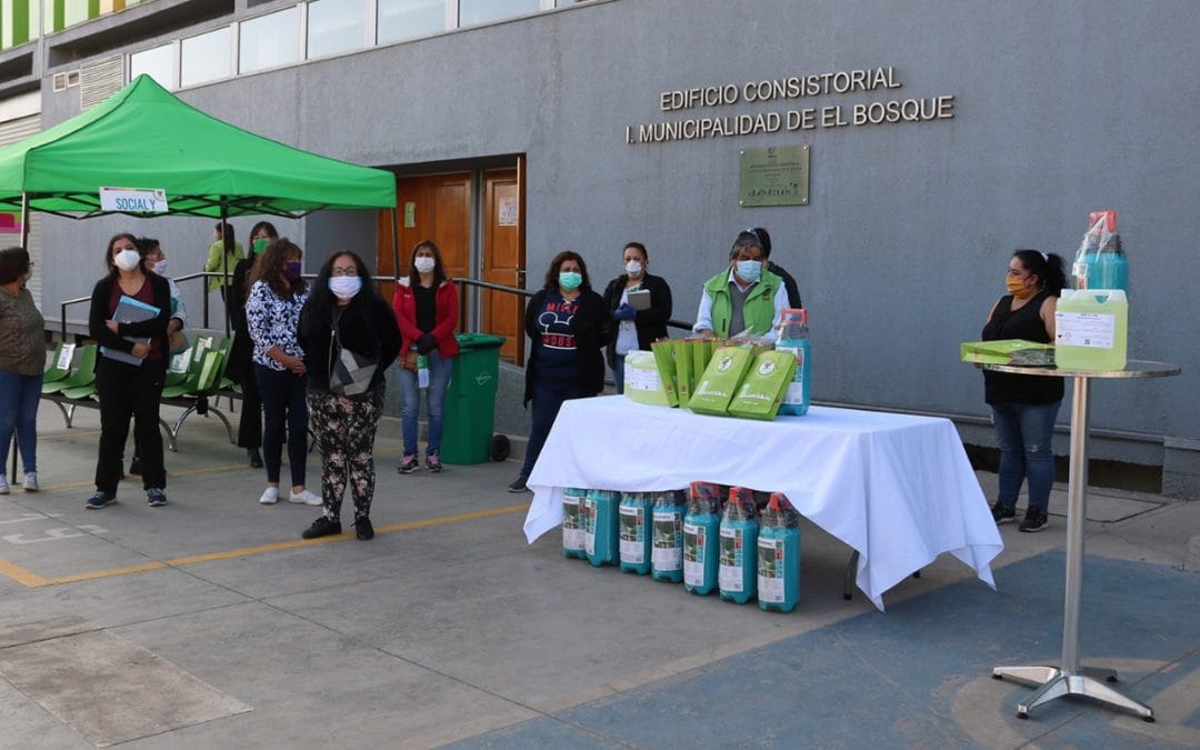 Municipalidad entrega 150 kits de sanitización domiciliaria a juntas de vecinos de condominios sociales