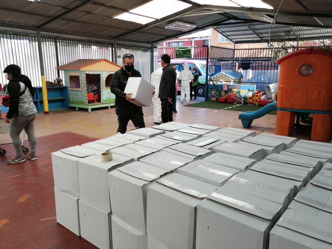 MUNICIPIO DE EL BOSQUE ENTREGA CERCA DE 3.000 CAJAS DE MERCADERÍA A VECINOS MÁS VULNERABLES DE LA COMUNA EN LAS ÚLTIMAS 72 HORAS