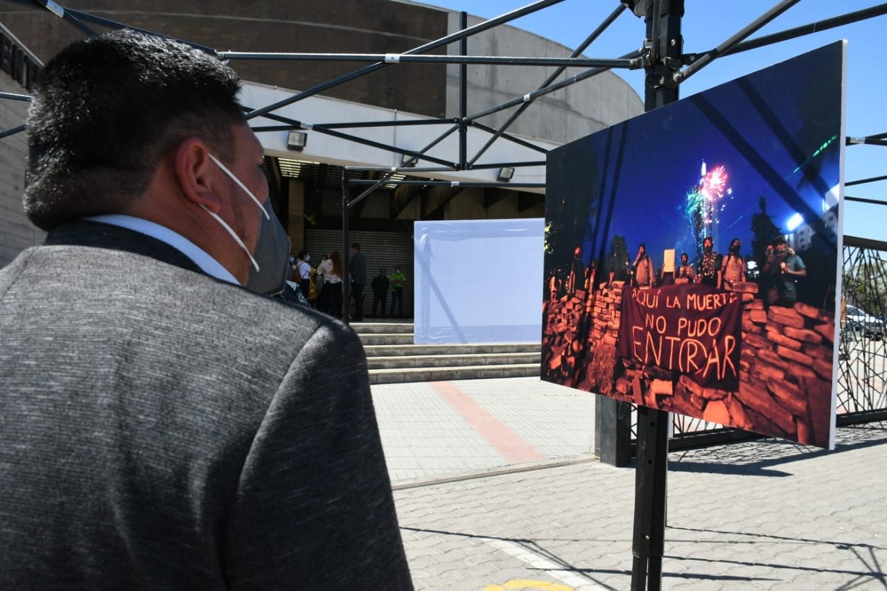 EL BOSQUE CONMEMORA EL ESTALLIDO SOCIAL EN CHILE CON EXPOSICIÓN FOTOGRÁFICA Y DE MURALES