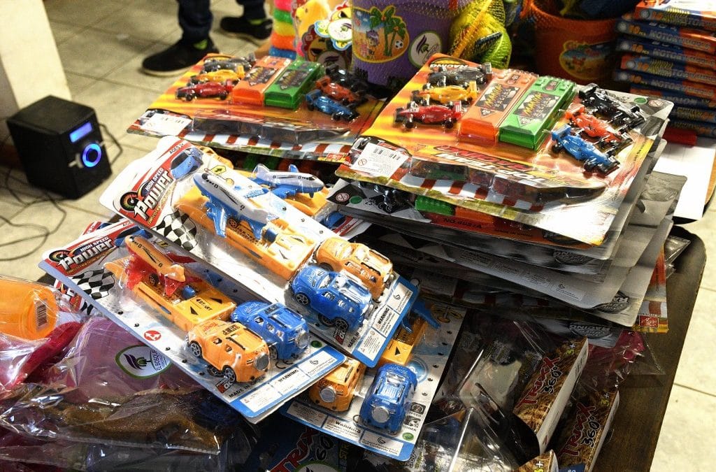MUNICIPALIDAD ENTREGA 24 MIL REGALOS A JUNTAS DE VECINOS Y COMUNIDADES PARA CELEBRAR LA NAVIDAD EN LOS BARRIOS