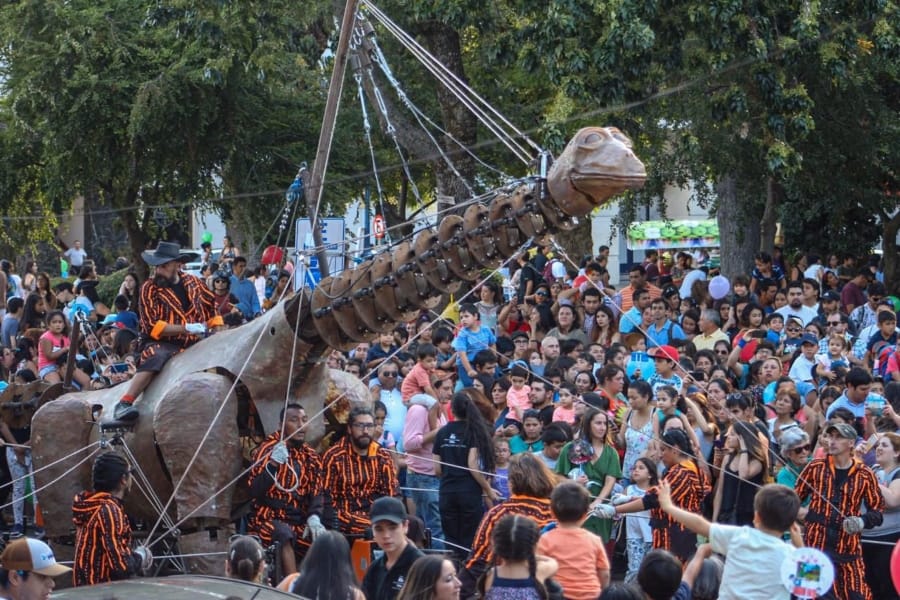 FUNDACIÓN TEATROAMIL LLEGA A NUESTRA COMUNA CON 2 ESPECTÁCULOS DE CALLE Y 1 OBRA DE TEATRO