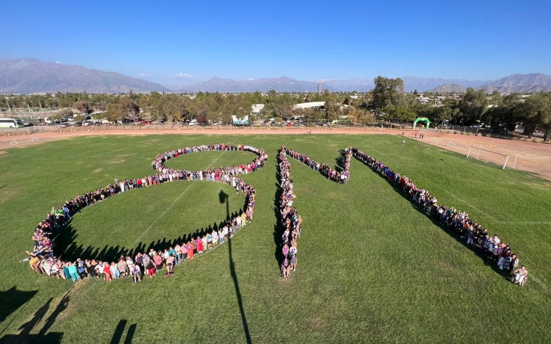 MUJERES BOSQUINAS FORMAN EL 8M MÁS GRANDE DE CHILE
