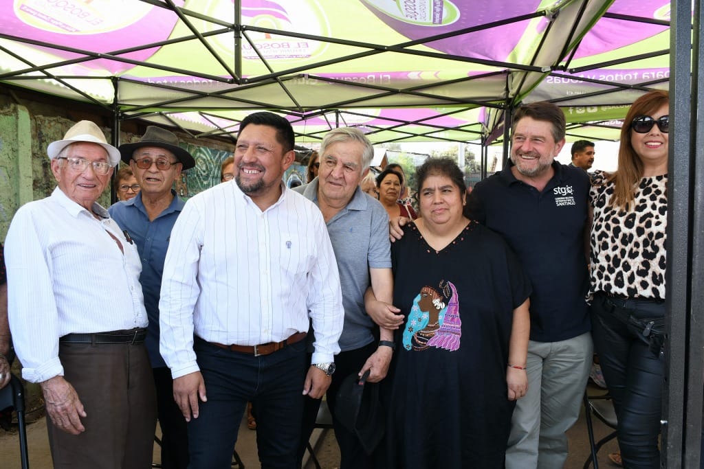 ALCALDE MANUEL ZÚÑIGA Y GOBERNADOR CLAUDIO ORREGO ANUNCIAN COMIENZO DE PROYECTO DE VEREDAS 7 PARA LOS SECTORES 2 Y 5