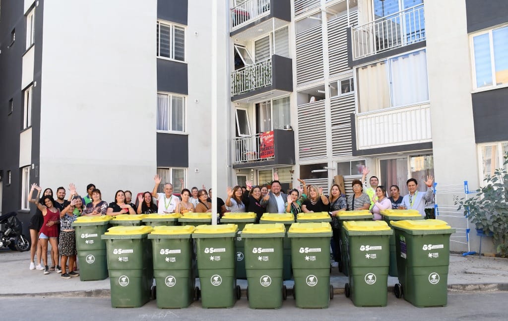 SE INICIA ENTREGA Y REPOSICIÓN DE CONTENEDORES DE BASURA PARA CONDOMINIOS SOCIALES DE LA COMUNA