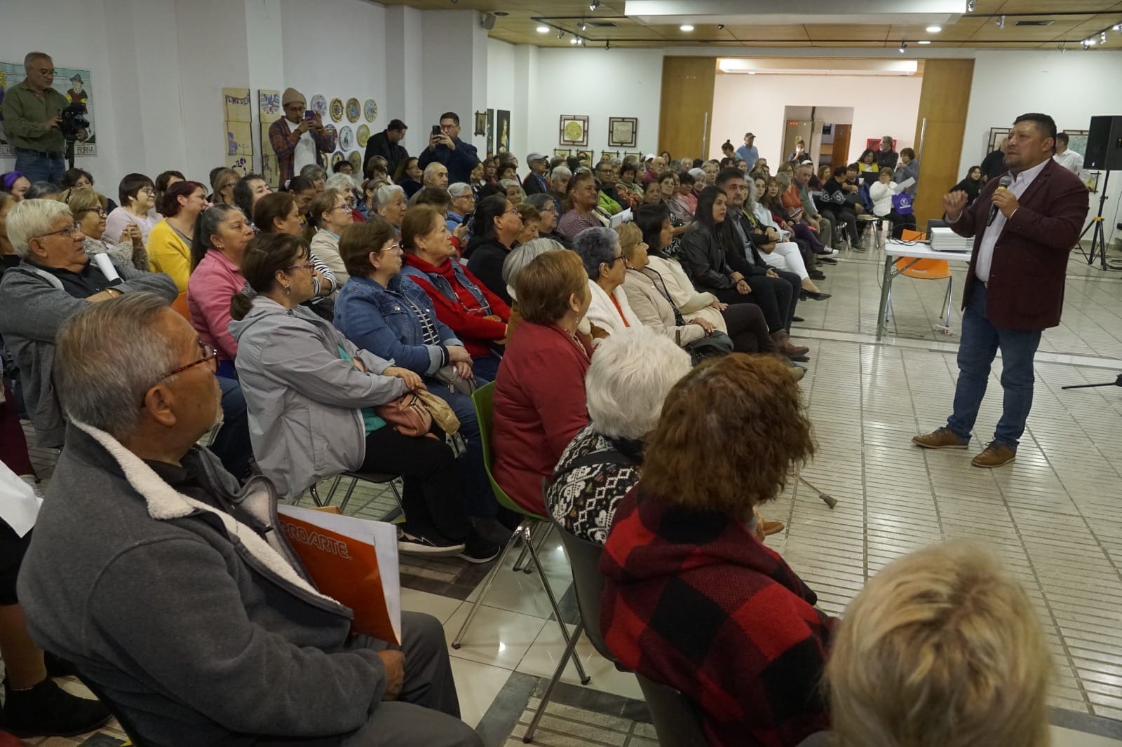 SE INAUGURA AÑO ACADÉMICO DE LA UNIVERSIDAD ABIERTA PARA PERSONAS MAYORES