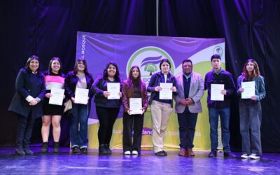 100 ESTUDIANTES BOSQUINOS RECIBEN LA BECA MUNICIPAL