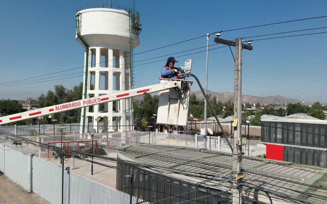 SE RENOVÓ TODA LA LUMINARIA PÚBLICA EN AVENIDA PADRE HURTADO EX LOS MORROS