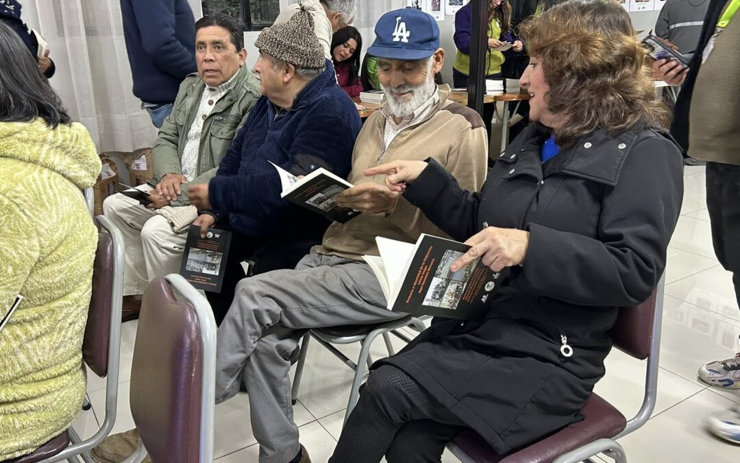 COMUNIDAD DE LA POBLACIÓN ISLOTE SNIPE Y CENTRO GERONTOLÓGICO MUNICIPAL LANZAN LIBRO QUE RESCATA EL PATRIMONIO Y LA MEMORIA DEL BARRIO